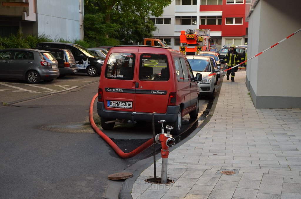 Feuer 3 Koeln Bocklemuend Goerlinger Zentrum P50.JPG - Miklos Laubert